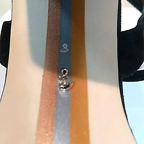 Sam Edelman KIA Leather Strappy Sandal with Block Heel. SEXY & COMFY! - Picture 11 of 11